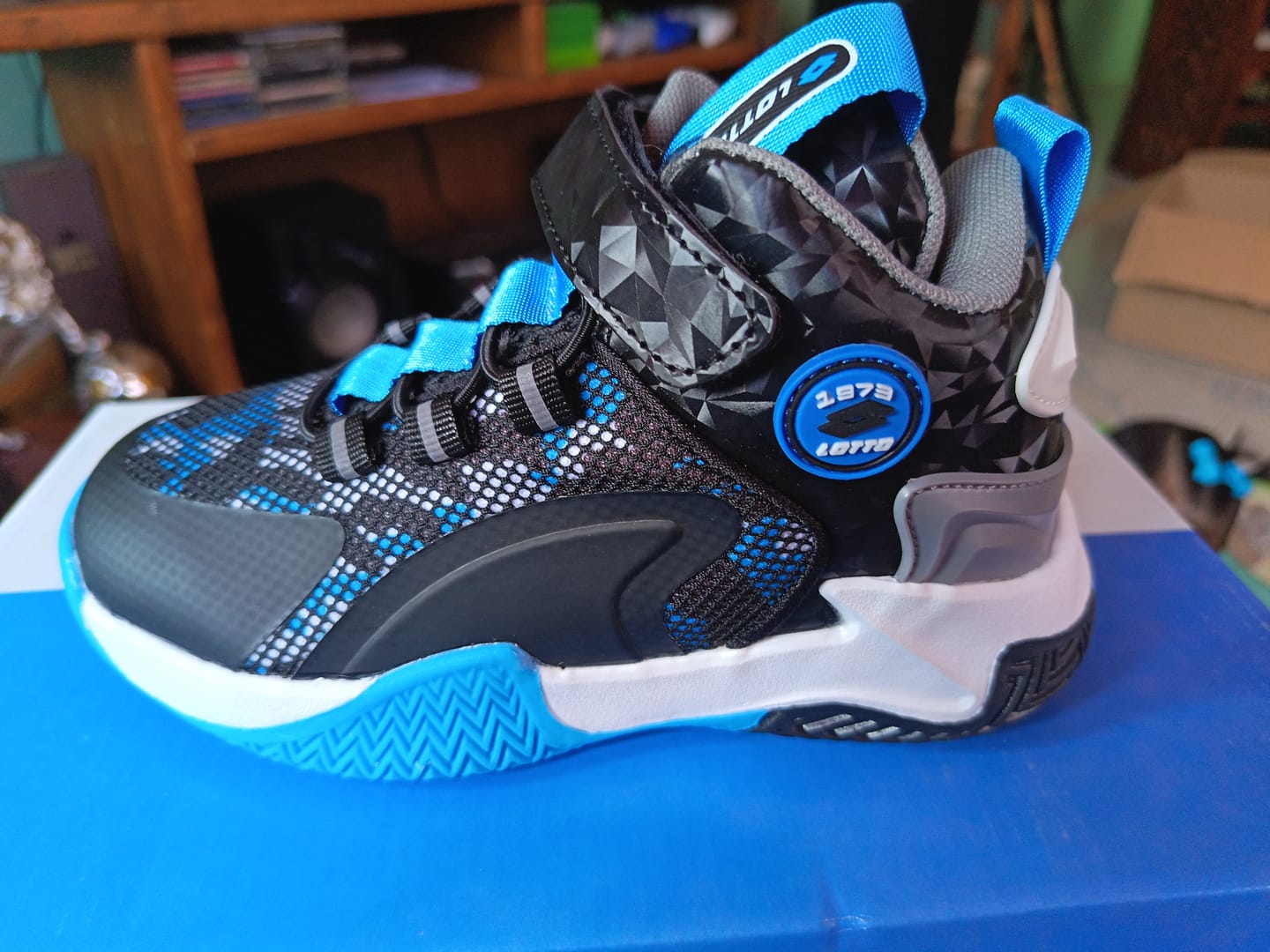 Customer photo review of Tenis Reptar Ch