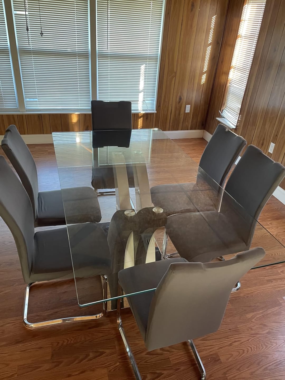 Customer photo review of Neralin - Elastic velvet chair covers