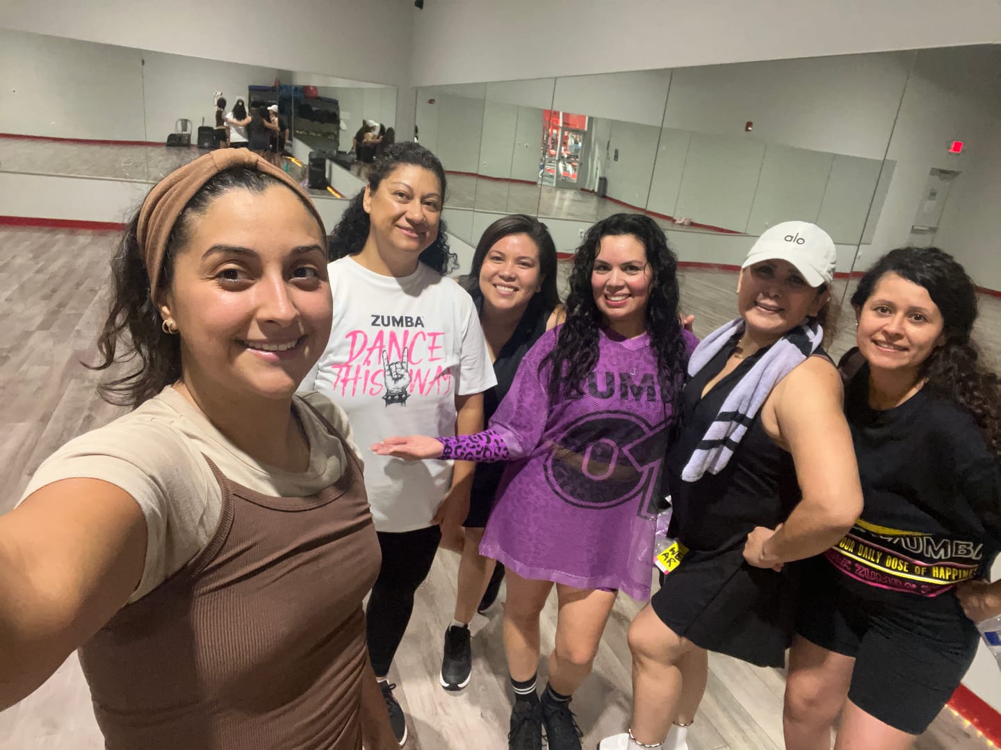 Customer photo review of Ultrabright Oversized Mesh V-Neck Top