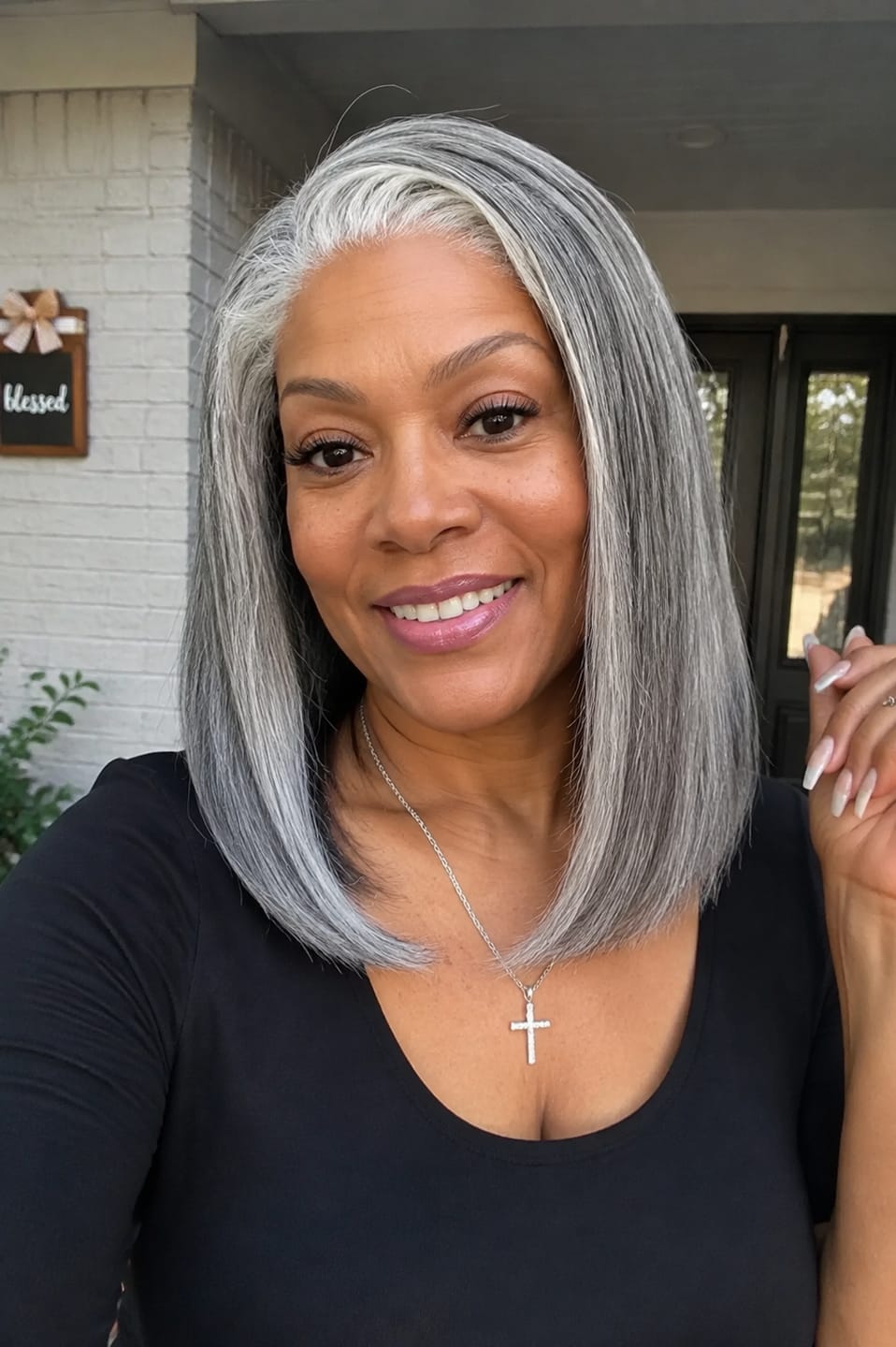 Customer photo review of Luvwin 4C Edges Salt & Pepper More Salt Highlight Front Glueless Straight Wig