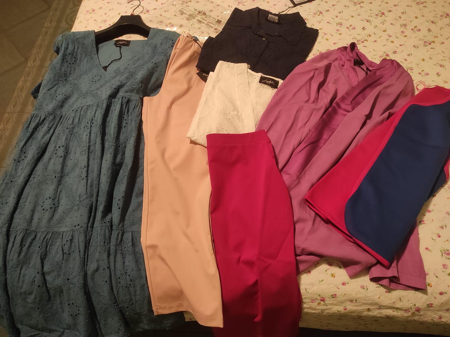 Customer photo review of MYSTERY 📦 BOX ABBIGLIAMENTO E ACCESSORI DONNA [€79]