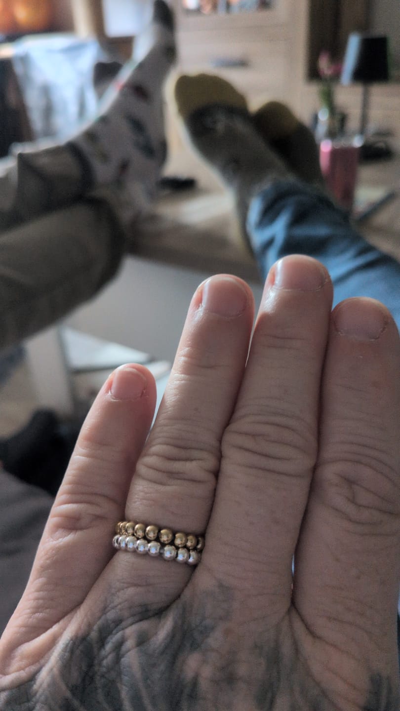 Customer photo review of Flex-Ring vergoldet, passt elastisch bis Größe 56, nickelallergiefrei
