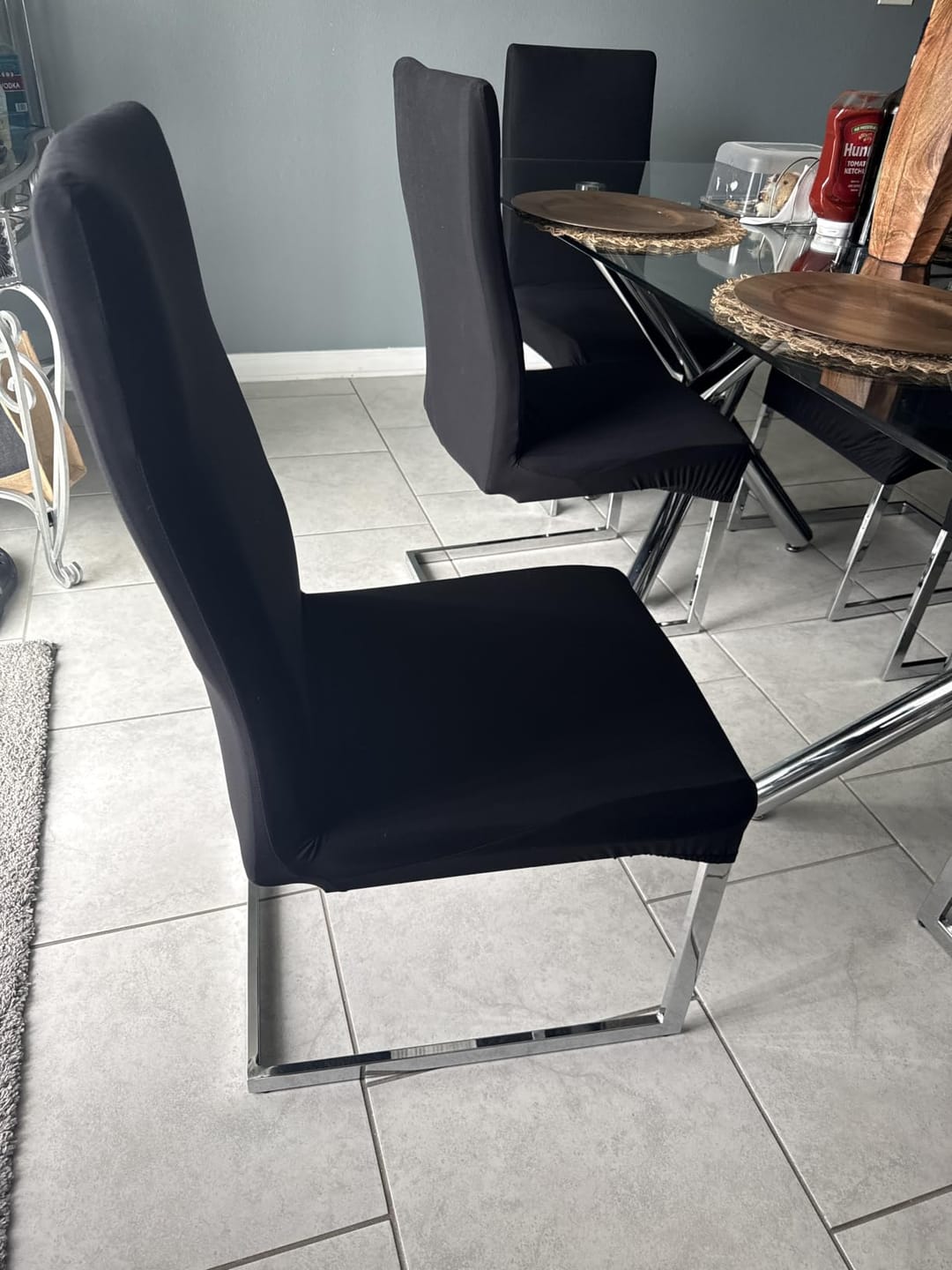 Customer photo review of Neralin - Elastic velvet chair covers