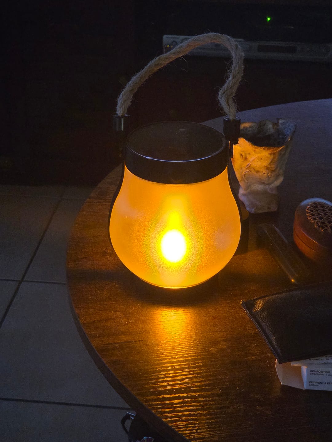 Customer photo review of LlamaViva | Farol con Efecto de Fuego Realista