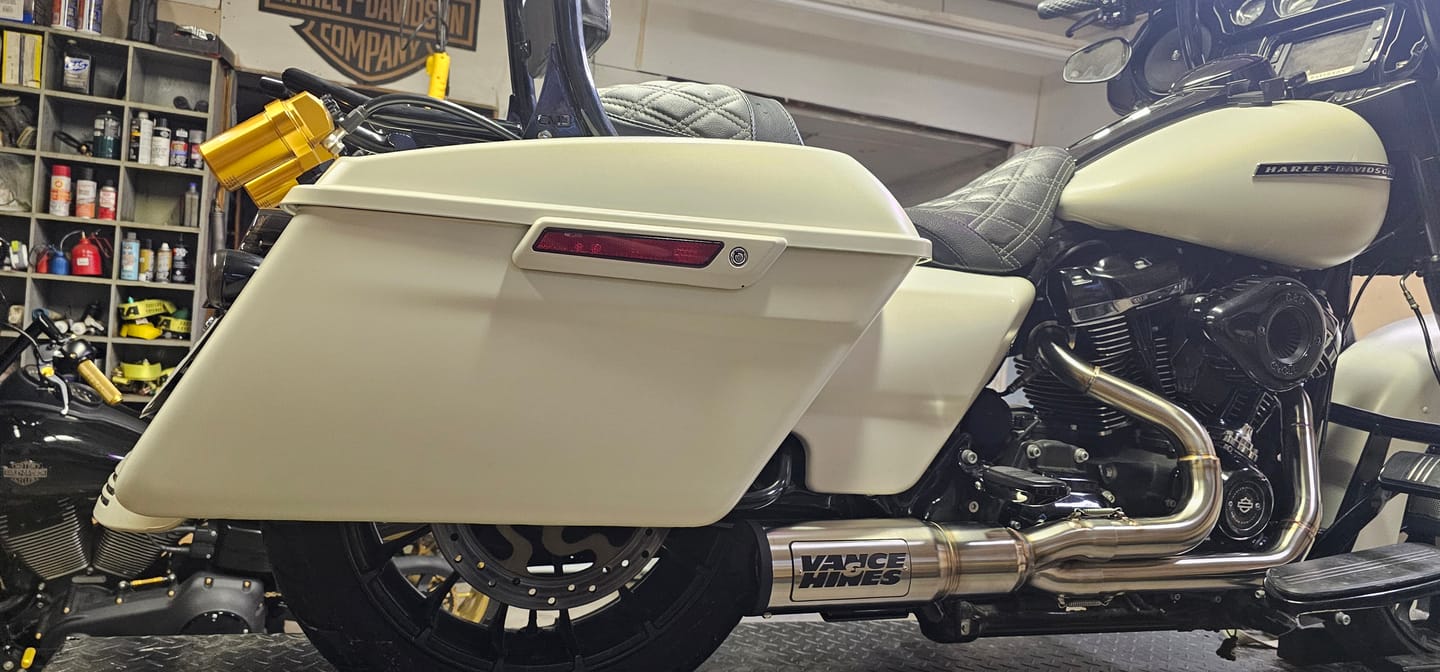 Customer photo review of Color Matched Saddlebag Bottoms (Non-Stretched) for 2014-2023 Touring