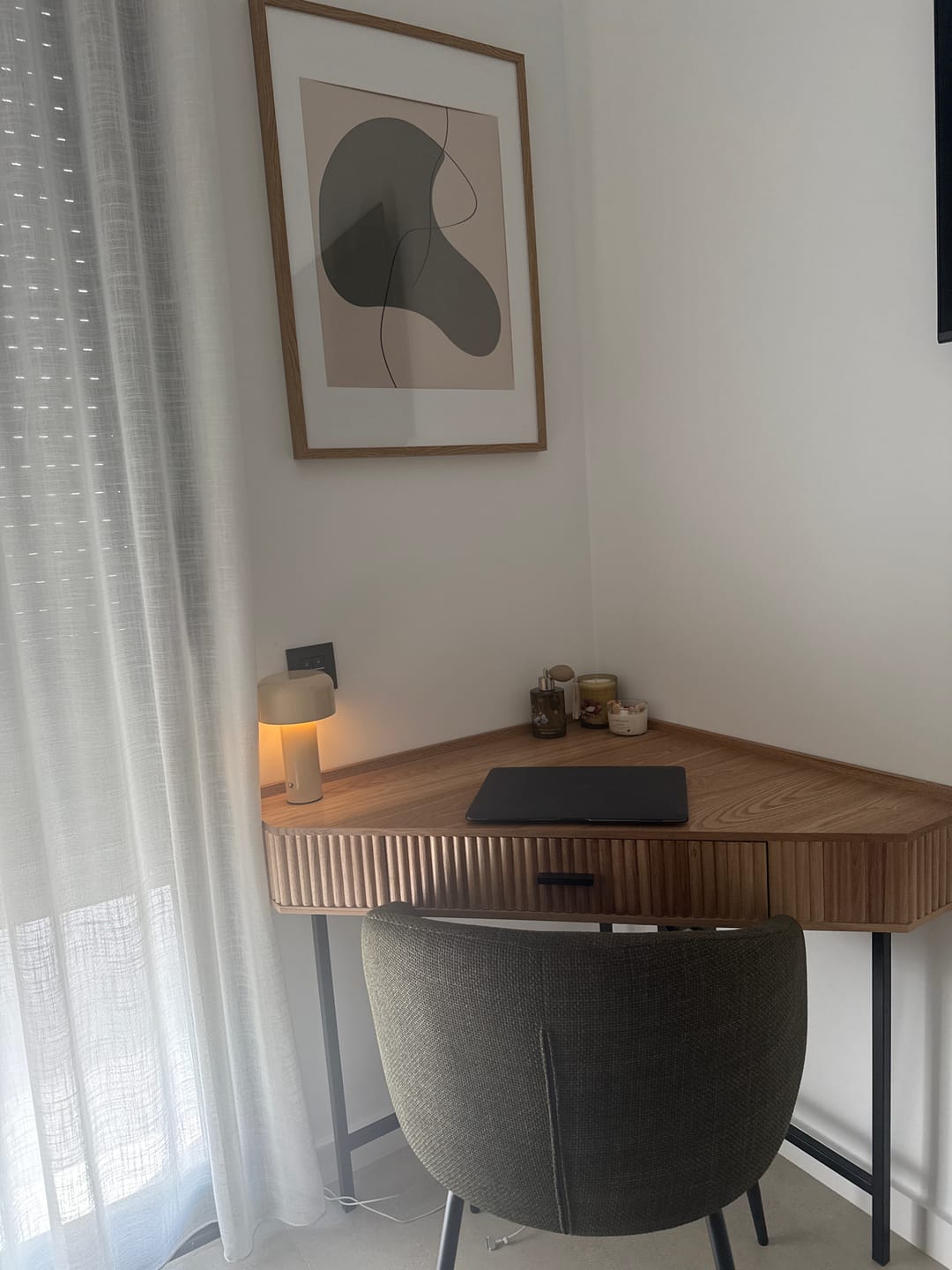 Customer photo review of SETO - Bureau d'angle en bois et métal 1 tiroir