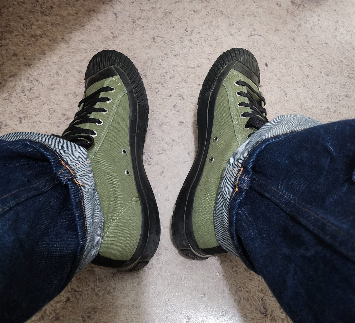 Customer photo review of Grounder High-Top Olive Green/Black