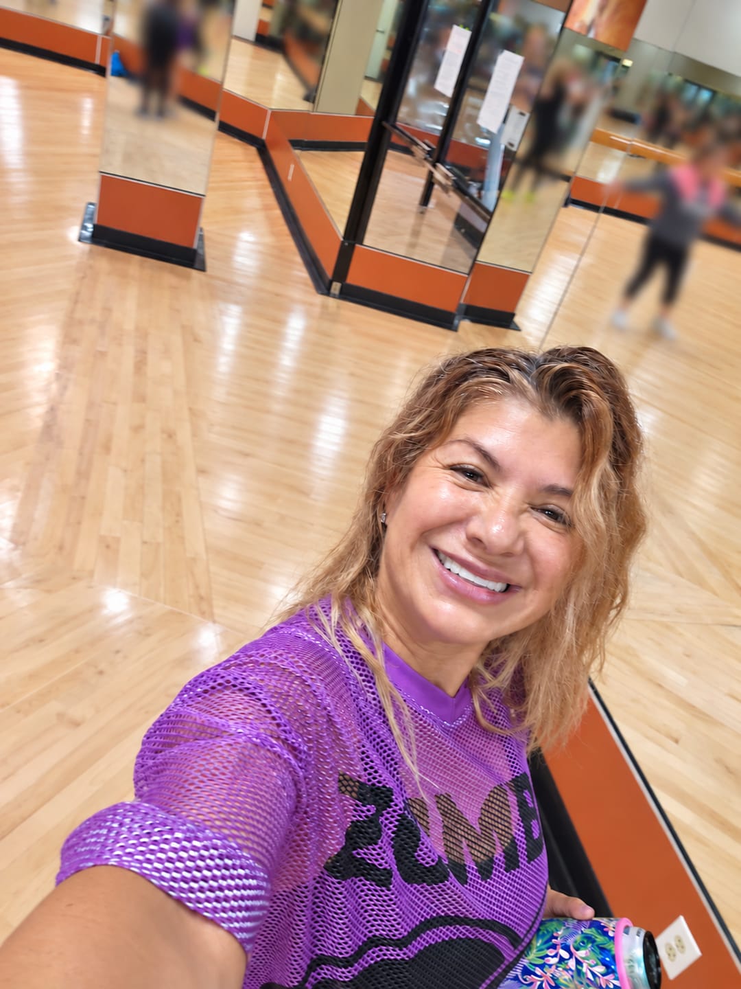 Customer photo review of Ultrabright Oversized Mesh V-Neck Top