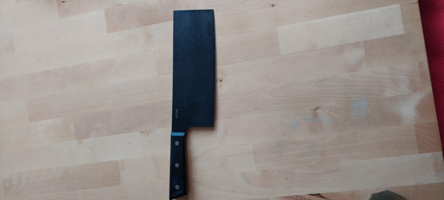 Customer photo review of 165mm Magnetic Knife Guard. Shadow Grey PU
