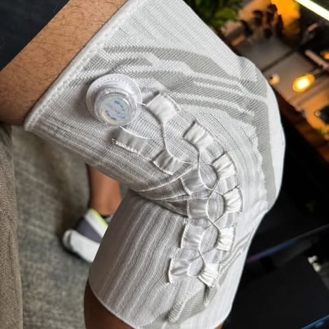 Customer photo review of Alveley - Rodillera con dial de ajuste lateral