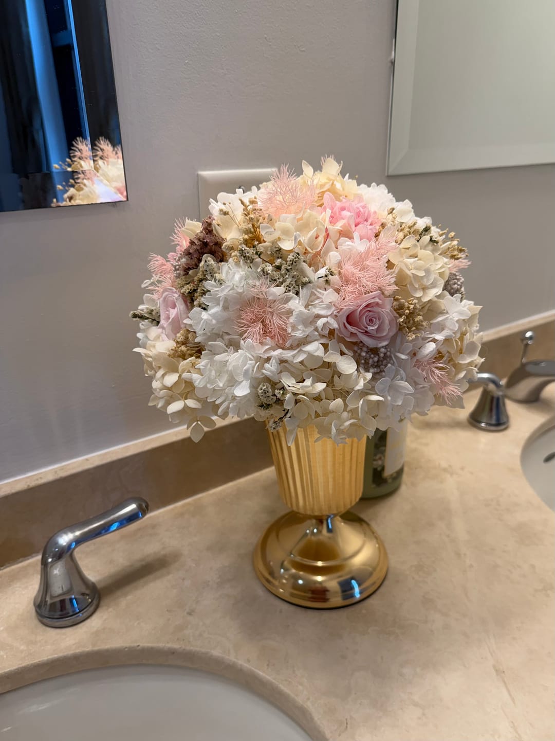 Customer photo review of Opal Signature Bouquet in Gold Metal