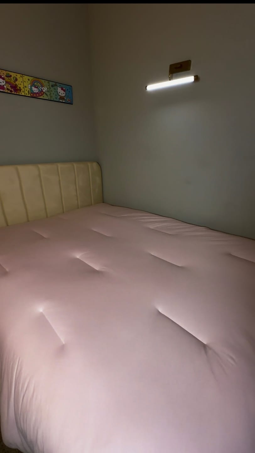 Customer photo review of MarshMellow Comforter