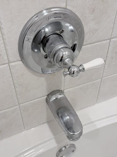 Customer photo review of 🌟🌟 Bathroom Cleaner: Sparkle in Seconds, No Harsh Fumes