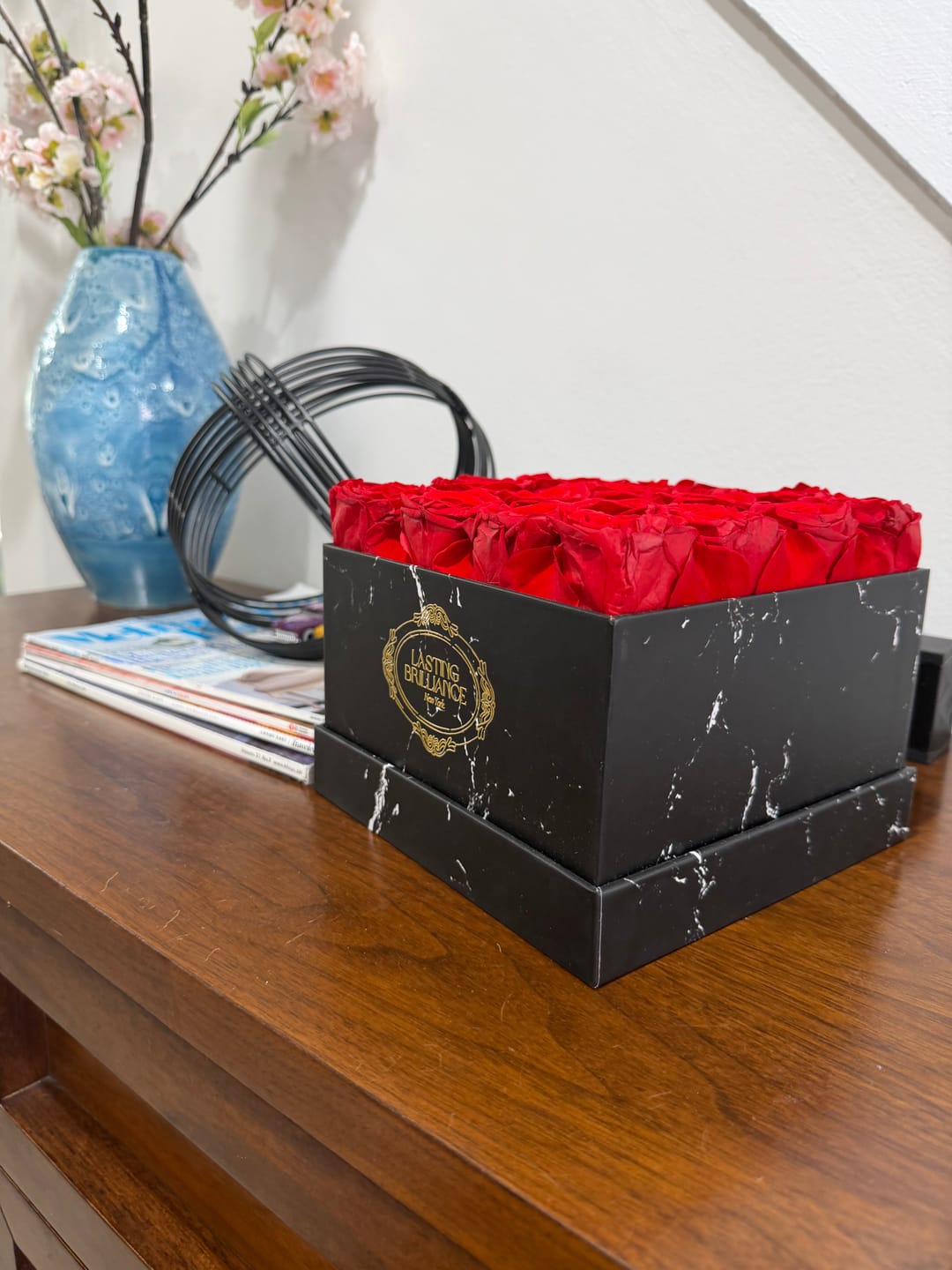 Customer photo review of Ruby Crush 16 Roses In Black Marble