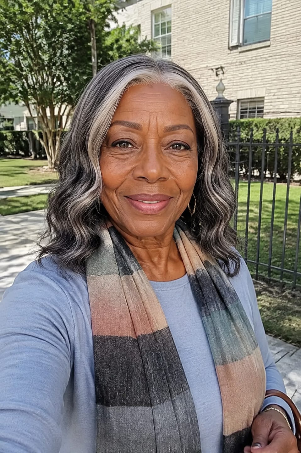 Customer photo review of Luvwin 5x5 Closure Salt & Pepper Natural Wave Glueless Bob Wig