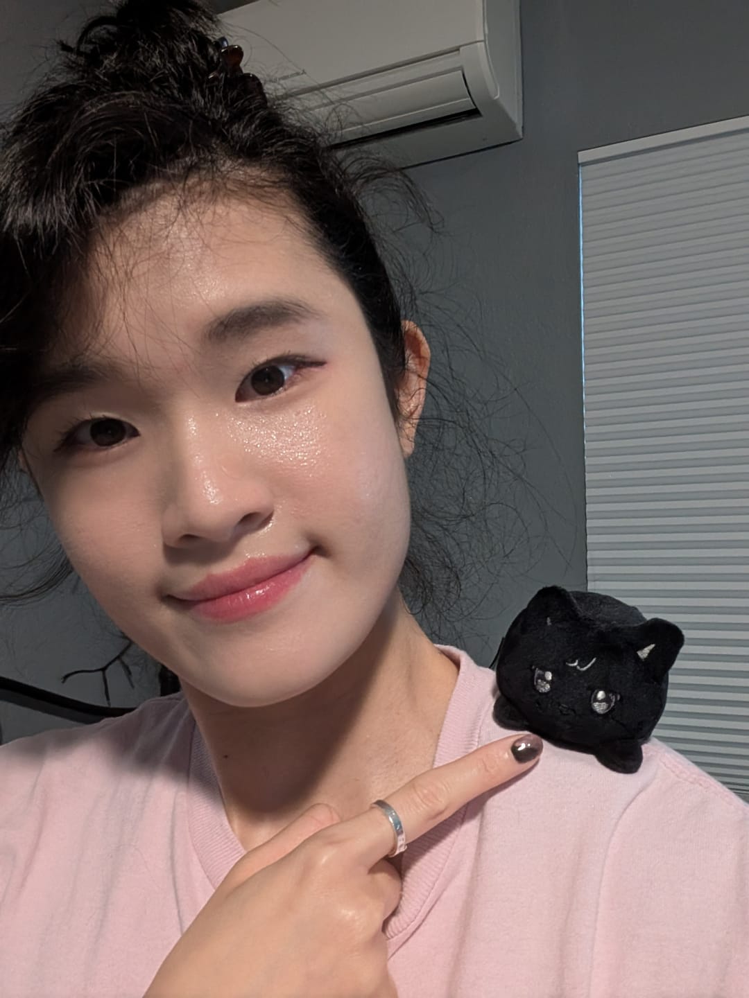 Customer photo review of ATEEZ - ANITEEZ IN COLOR POP UP OFFICIAL MD MAGNETIC SHOULDER STRESS BALL