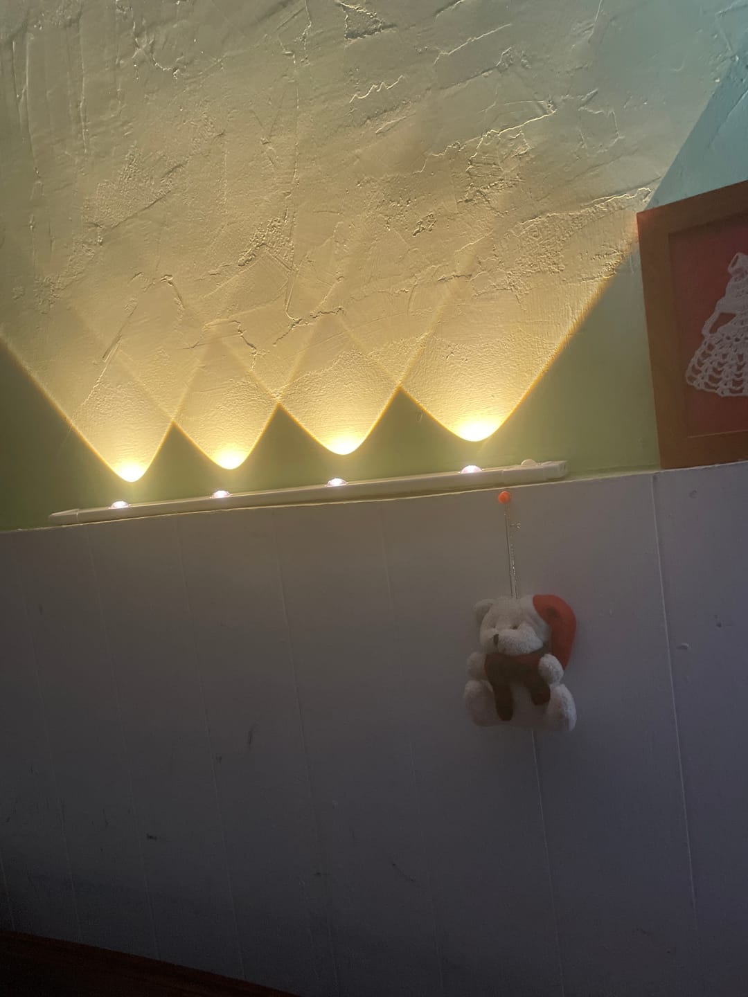 Customer photo review of Barra LED Recargable de 50 cm con Sensor de Movimiento y 3 Tonos de Luz