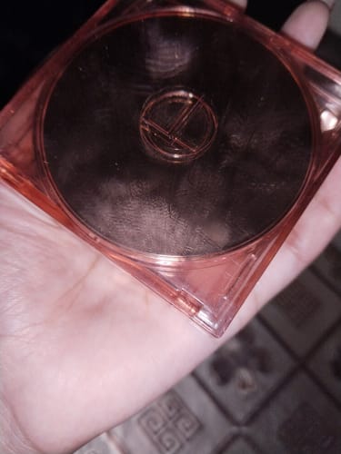 Customer photo review of O.TWO.O SMOOTH MIST MIRROR LOCKING POWDER