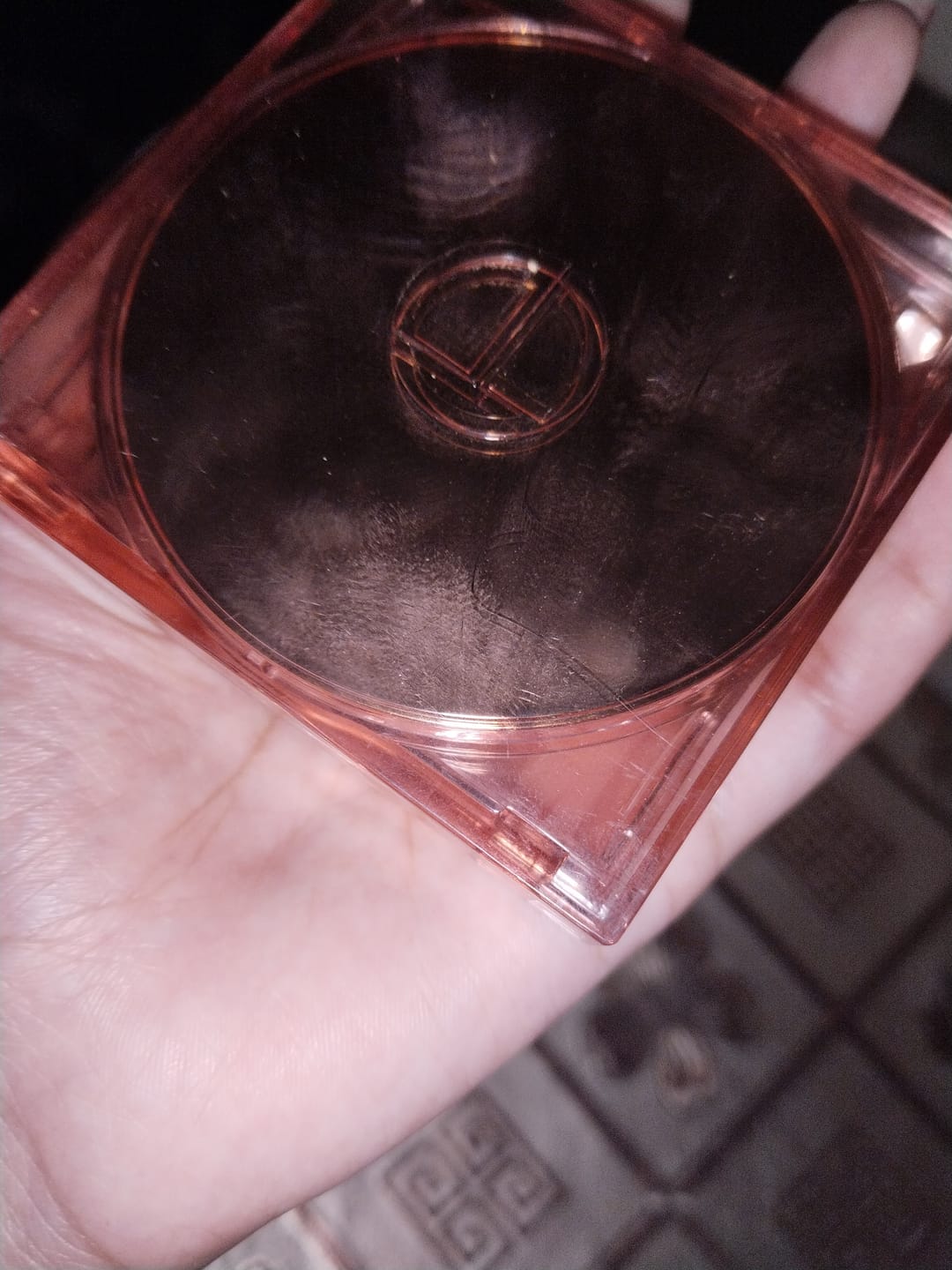 Customer photo review of O.TWO.O SMOOTH MIST MIRROR LOCKING POWDER