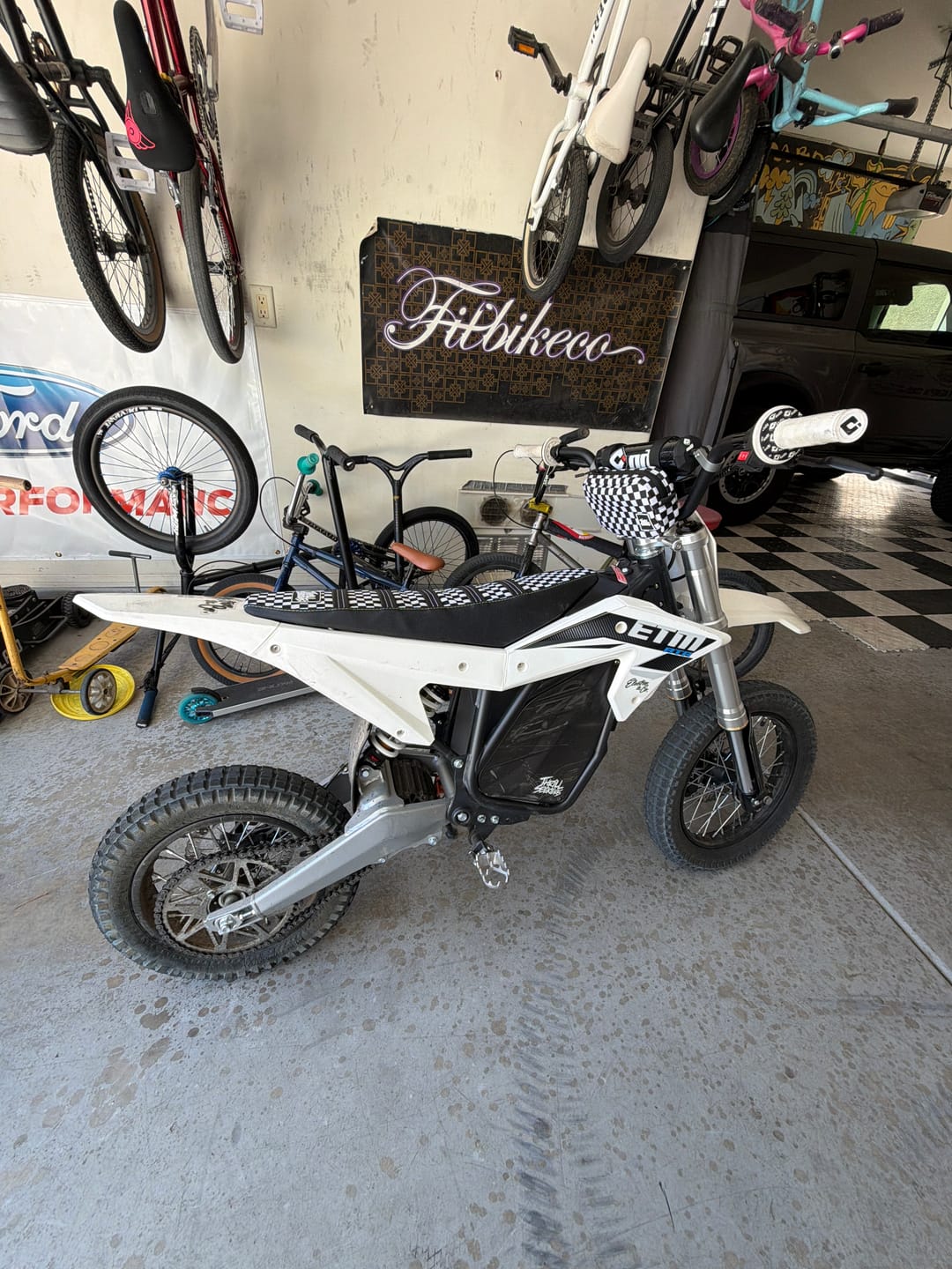 Customer photo review of Custom Seat Cover: Electro & Co ETM RTR Sport