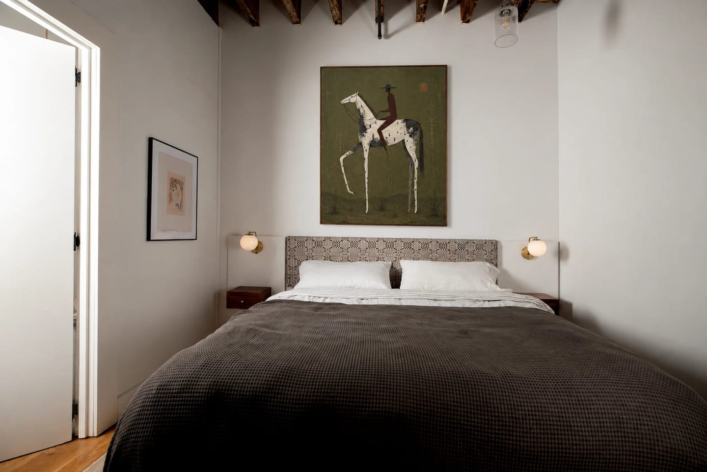 Customer photo review of Vintage Americana Art｜Weathered White Horse Rider