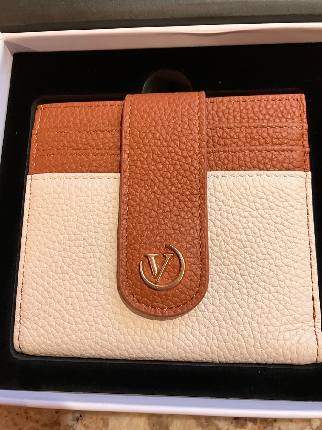 Customer photo review of Valor VN800 Leather Wallet For Women