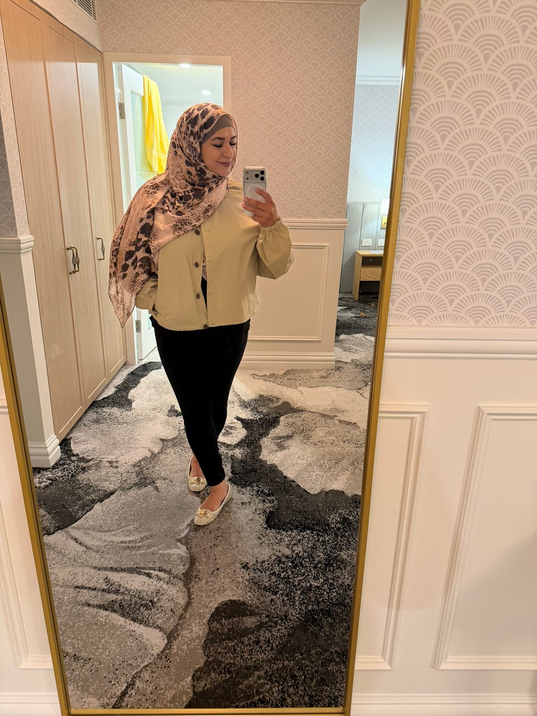 Customer photo review of Fez Modal