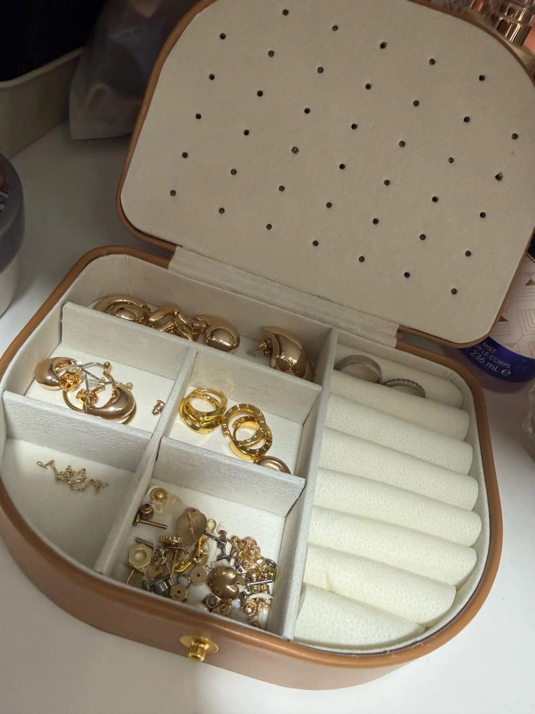 Customer photo review of Travel Jewelry Storage Box with Leather Exterior