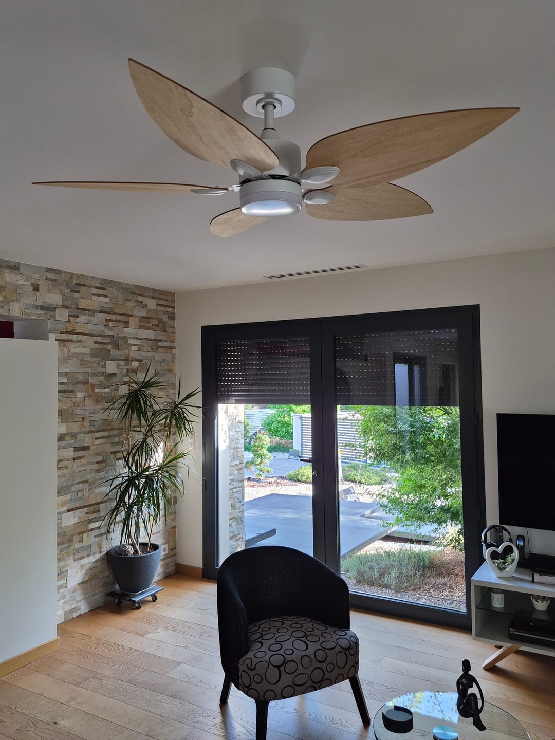 Customer photo review of Virevole teinté Chêne | Ventilateur de plafond – Ø 131 cm