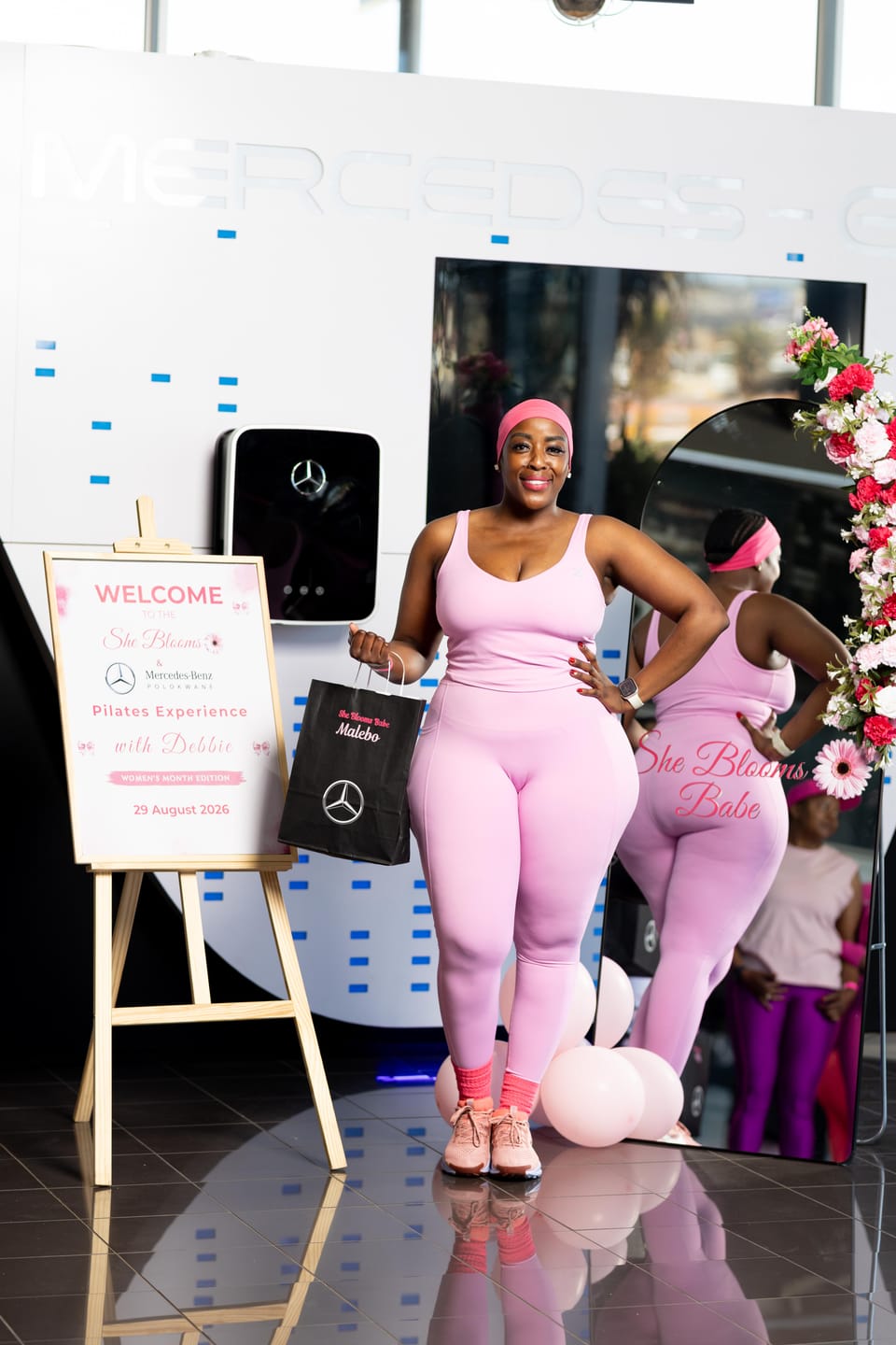 Customer photo review of Pink U-Shape Sports Bra & High-Waist Pocket Leggings Set