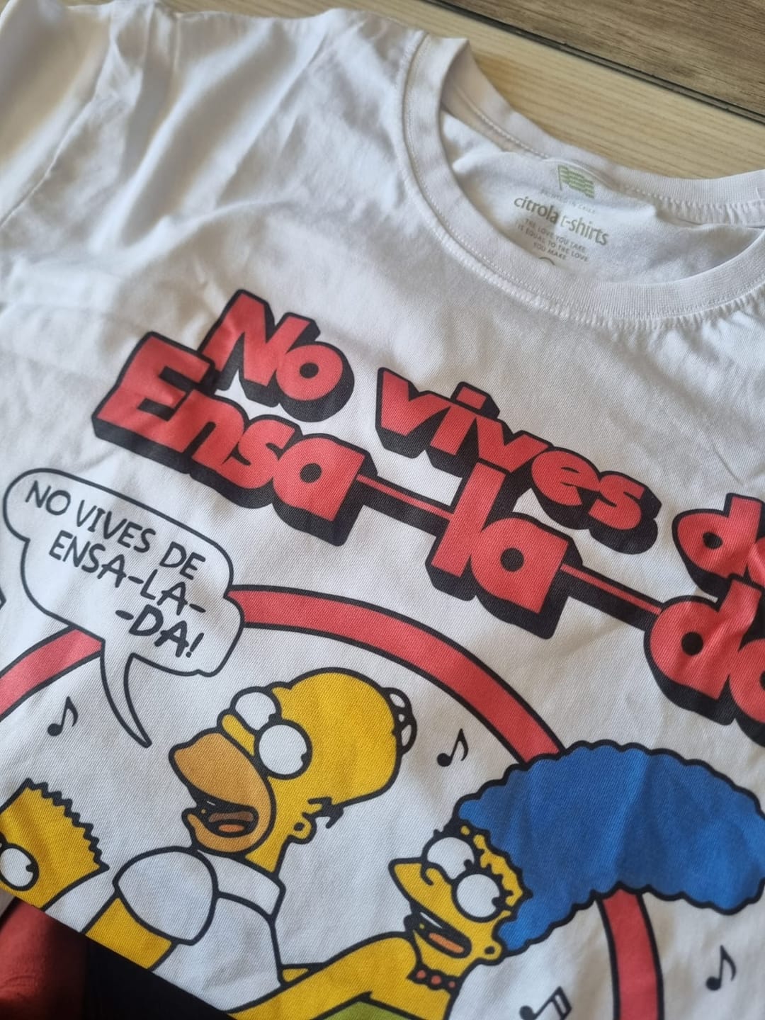 Customer photo review of NO VIVES DE ENSALADA UNISEX TEE