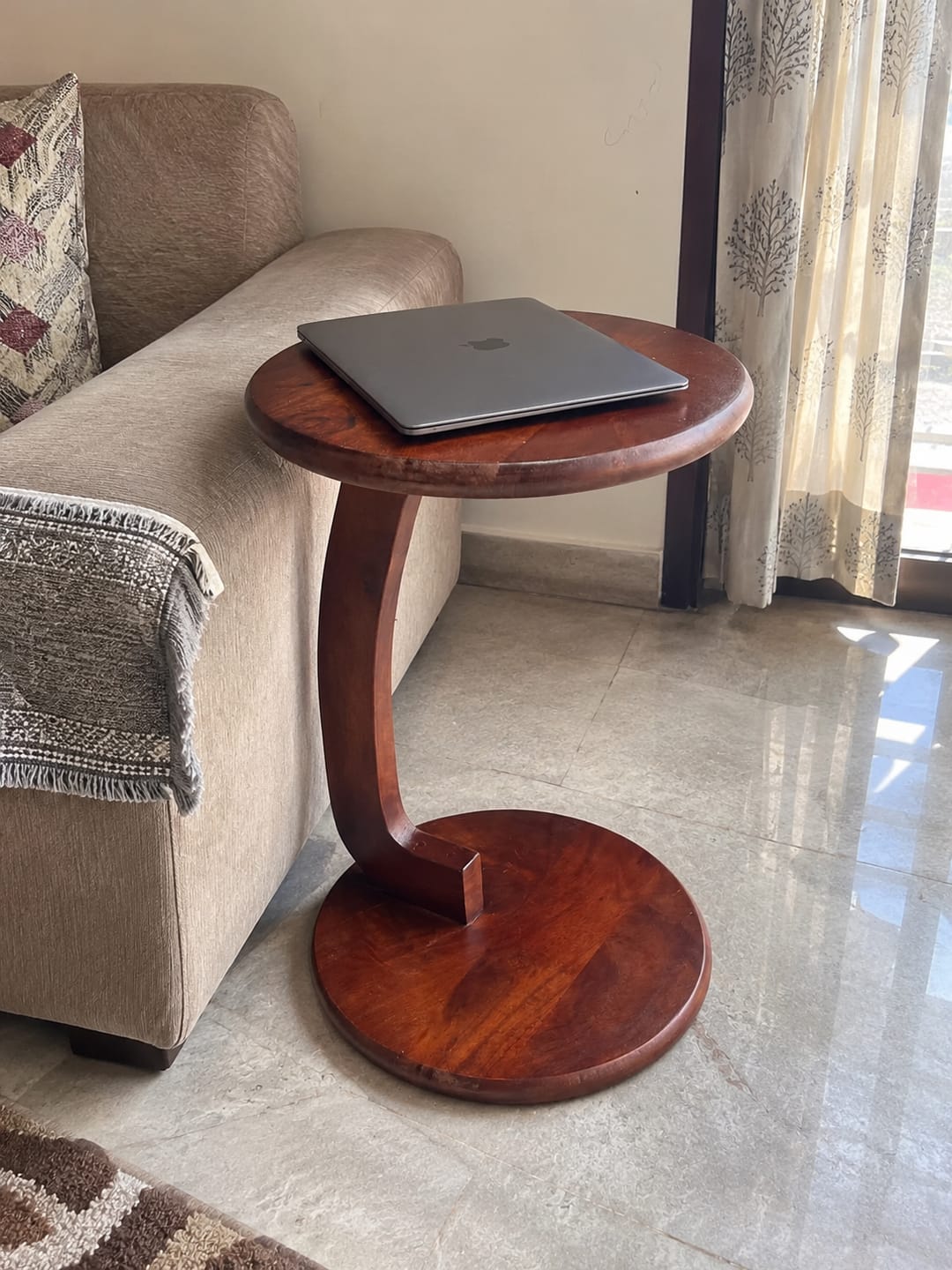Customer photo review of Bhavya Sheesham Wood C Shaped Side Table for Living Room and Bedroom