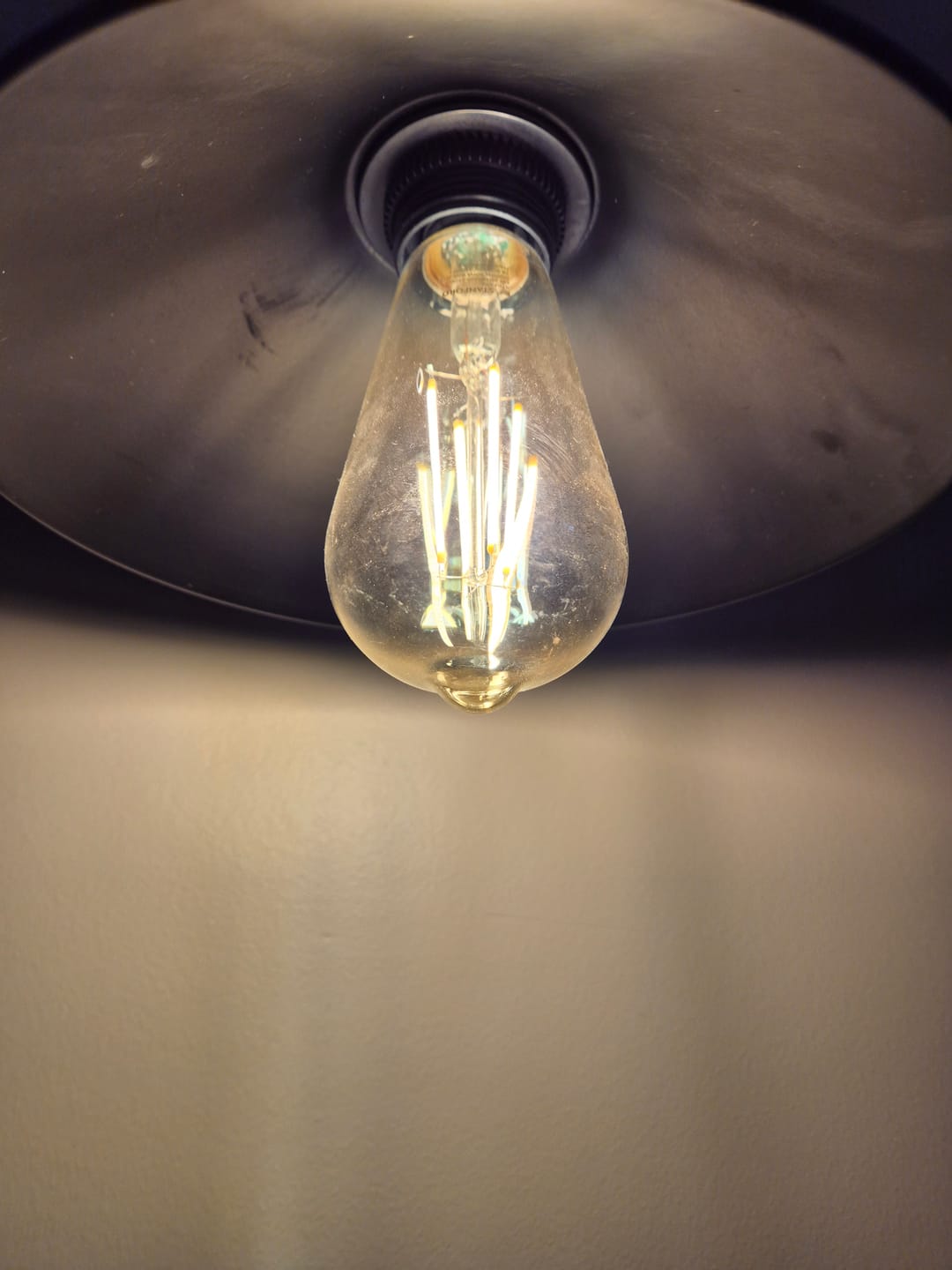 Customer photo review of Ampolleta Led ST64 Vintage Luz Cálida 6W Vidrio