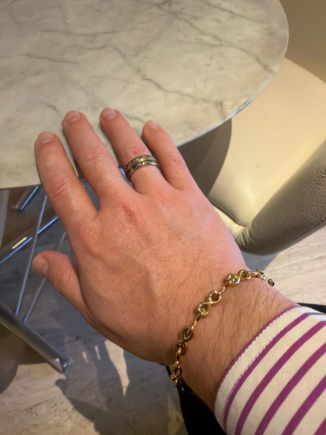 Customer photo review of Pulsera Dorada Eslabones Tipo Infinito