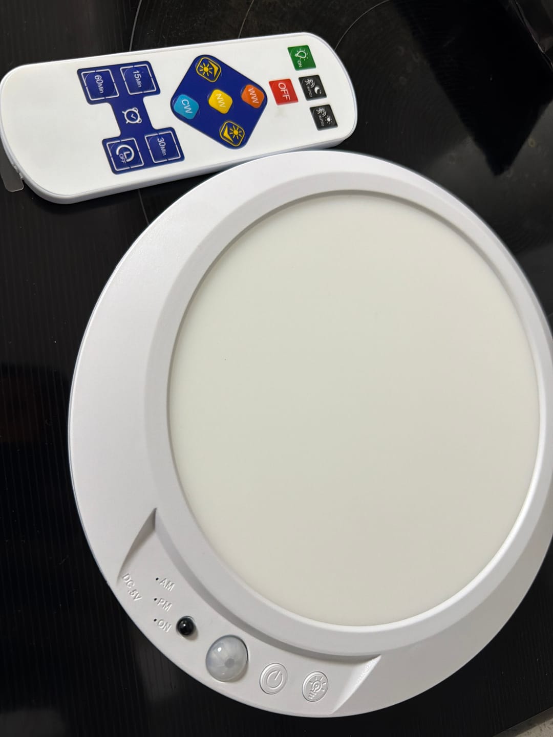Customer photo review of Lámpara de Techo LED Recargable con Sensor de Movimiento y Control Remoto