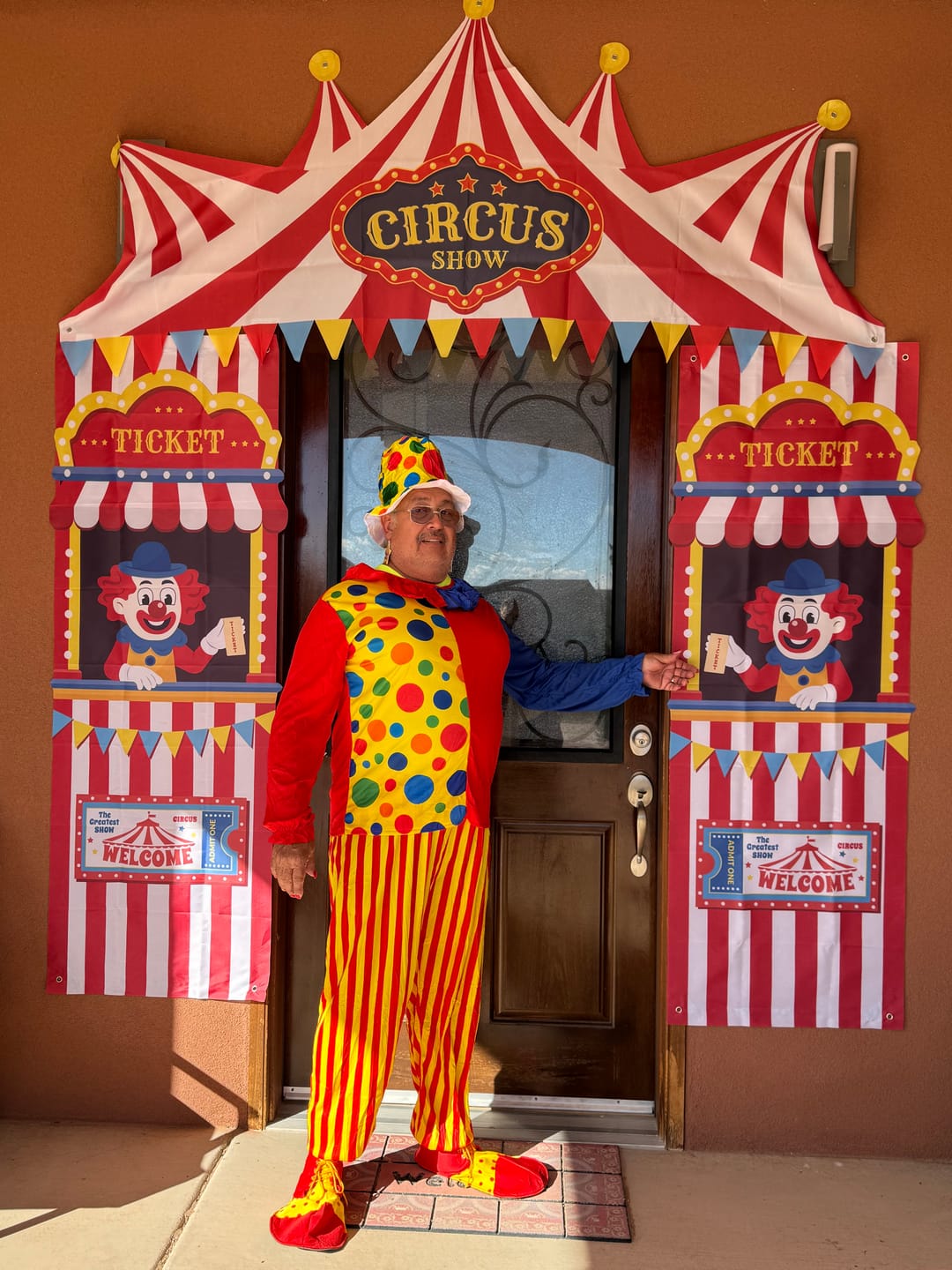 Customer photo review of Circus Murder Mystery Host Your Own Game Kit