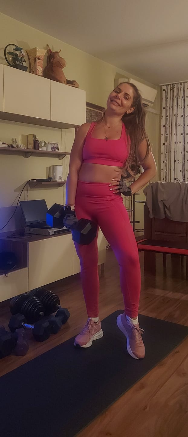 Customer photo review of DAYDREAM Performance Full Length Legging Mesh Side Panels and Pockets