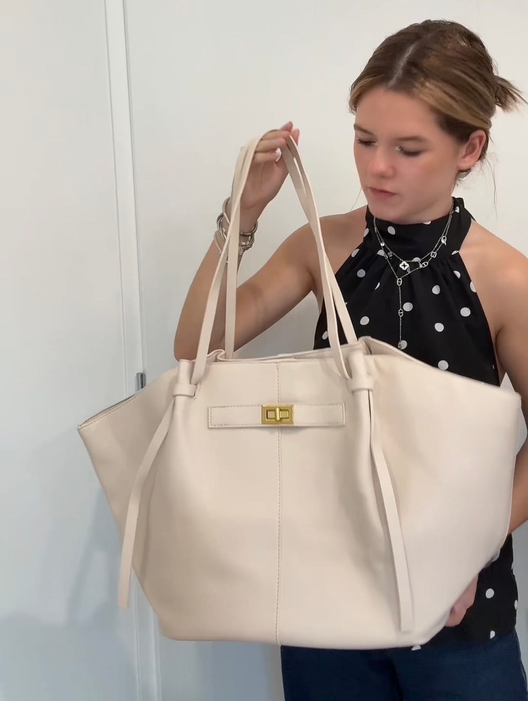 Customer photo review of ARYS - Sac à Main de Cours en Cuir Élégant Grande Capacité