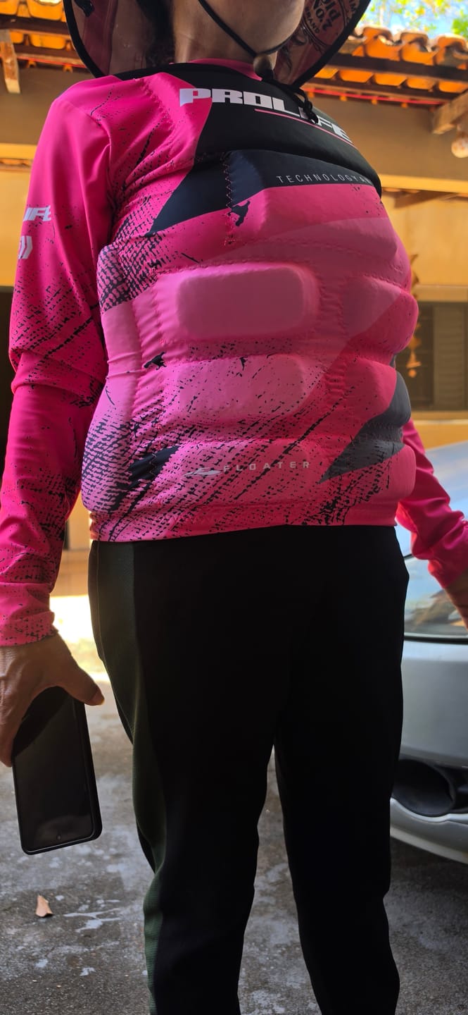 Customer photo review of Camisa Flutuadora Floater Mangas Longas Citrus
