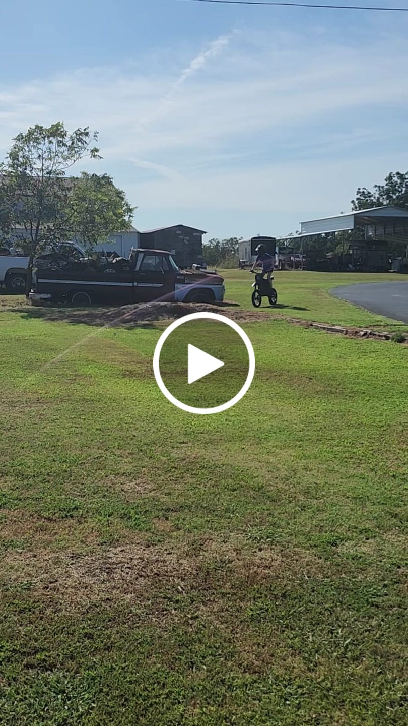 Customer video review of Eskute® NOVA X 4000W Electric Dirt Bike