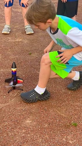 Customer photo review of SkySpinner™ – Parachute Rocket Launcher