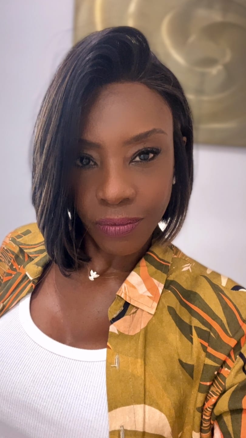 Customer photo review of Lace Front Joa Castanho Escuro com Mechas - Repartição Livre 13x4