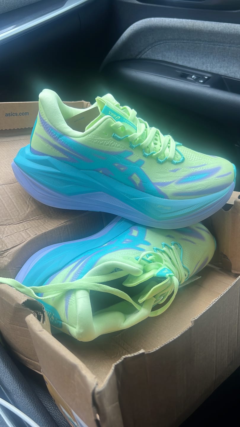 Customer photo review of Asics Superblast 3 'Light Green Arctic Blue'