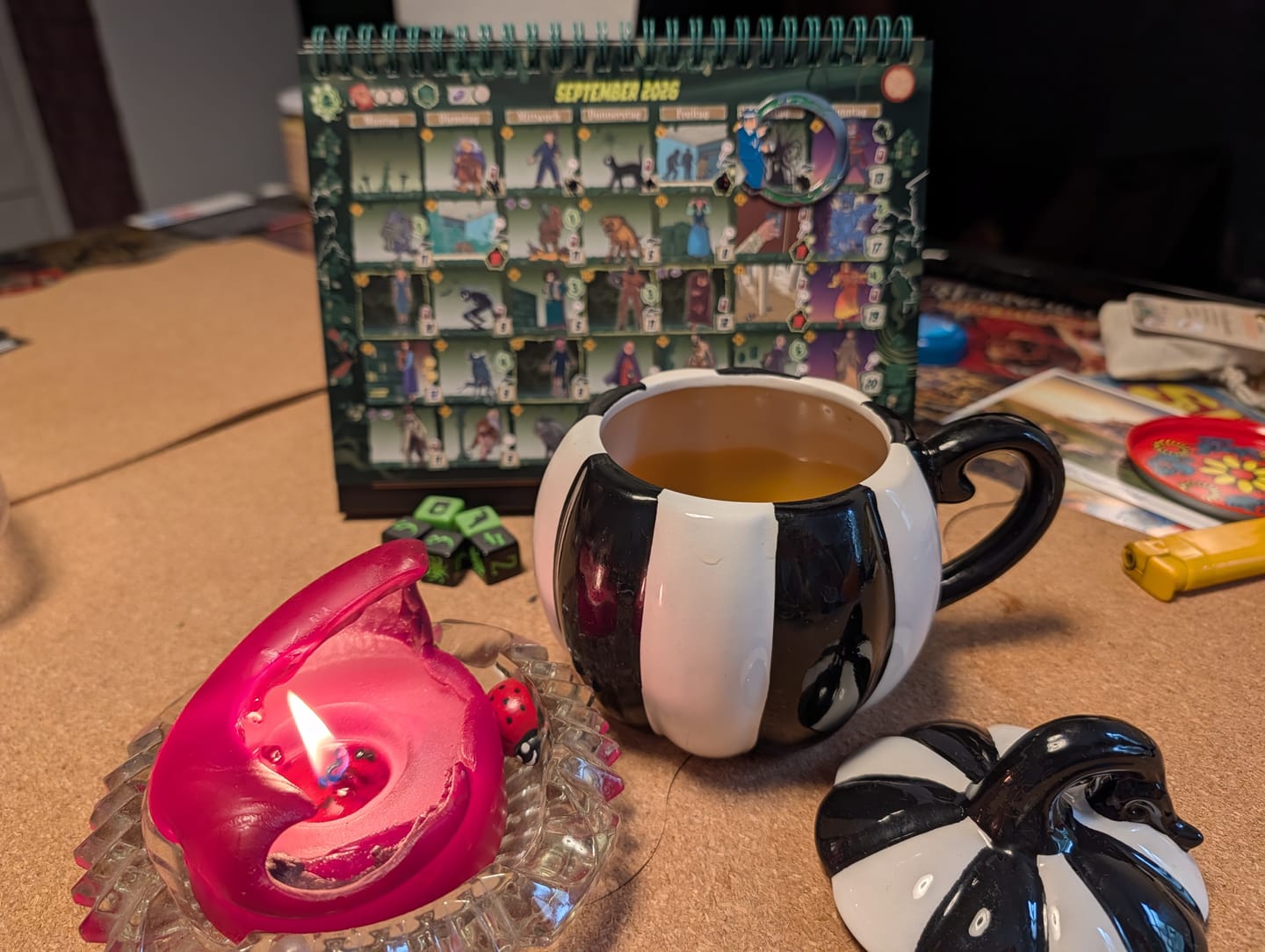 Customer photo review of Gestreifte Kürbis Tasse mit Deckel – Schwarz-weiße Spooky Tasse