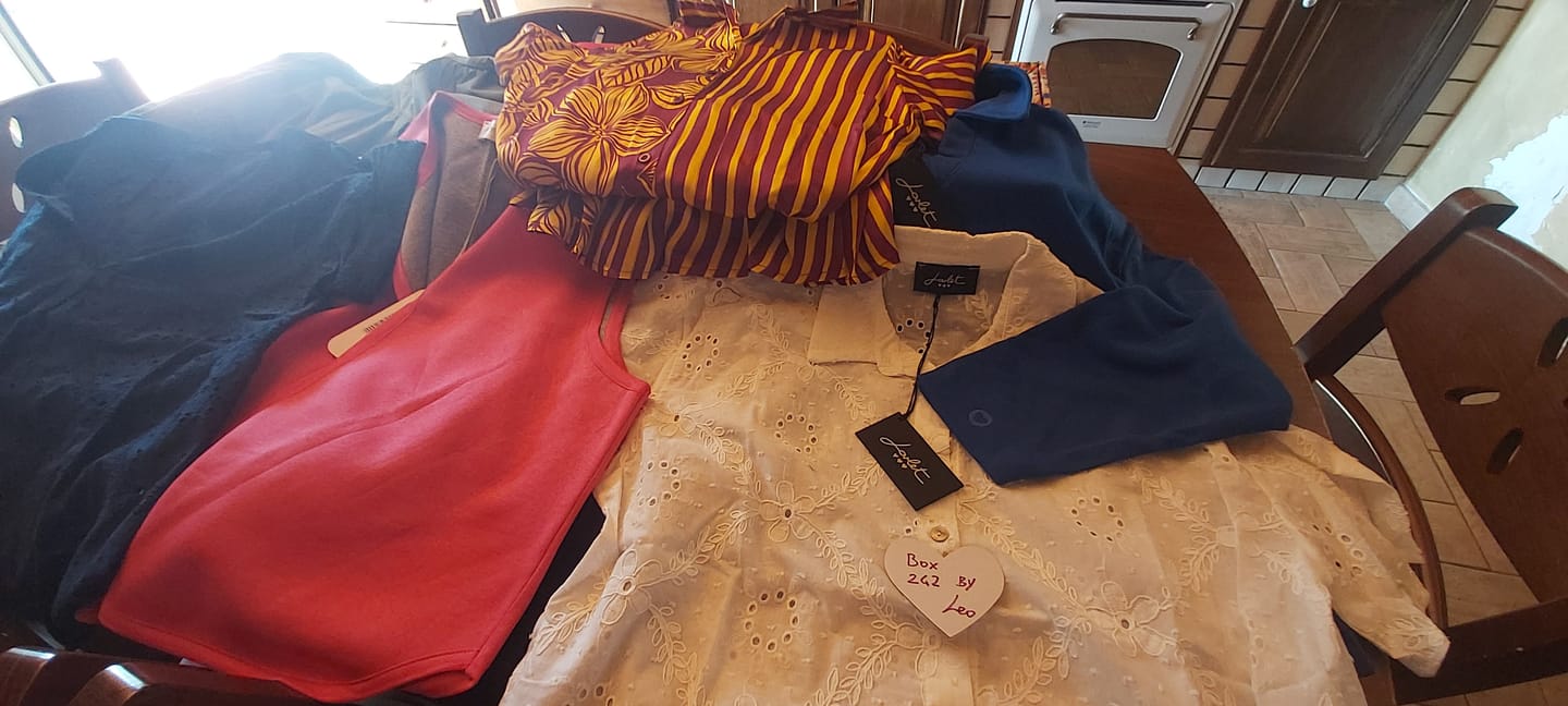 Customer photo review of MYSTERY 📦 BOX ABBIGLIAMENTO E ACCESSORI DONNA [€79]