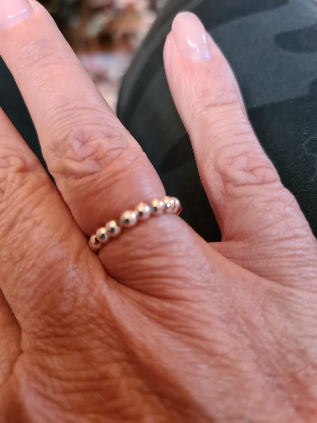 Customer photo review of Flex-Ring versilbert, passt elastisch bis Größe 56, nickelallergiefrei