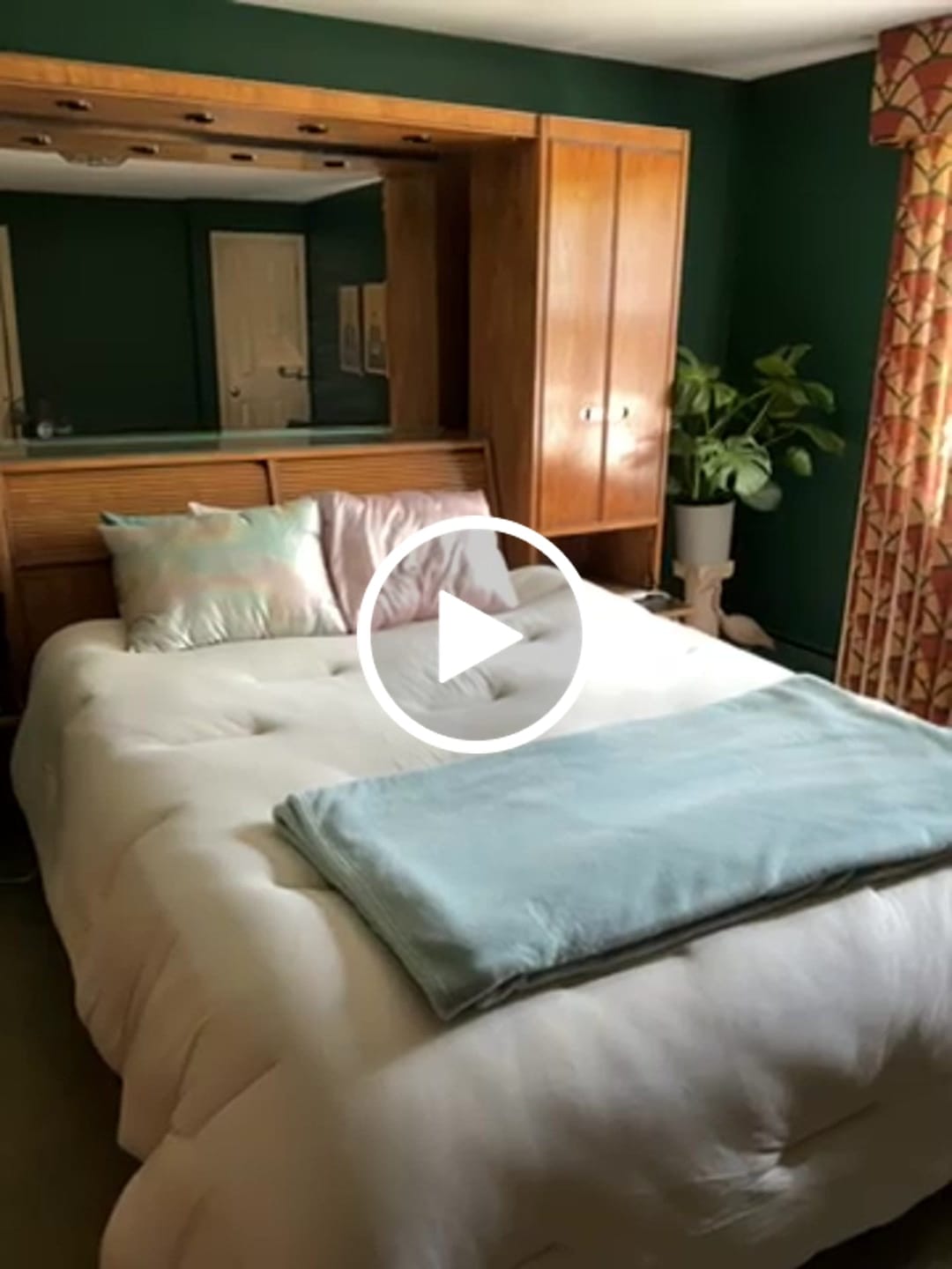 Customer video review of MarshMellow Comforter