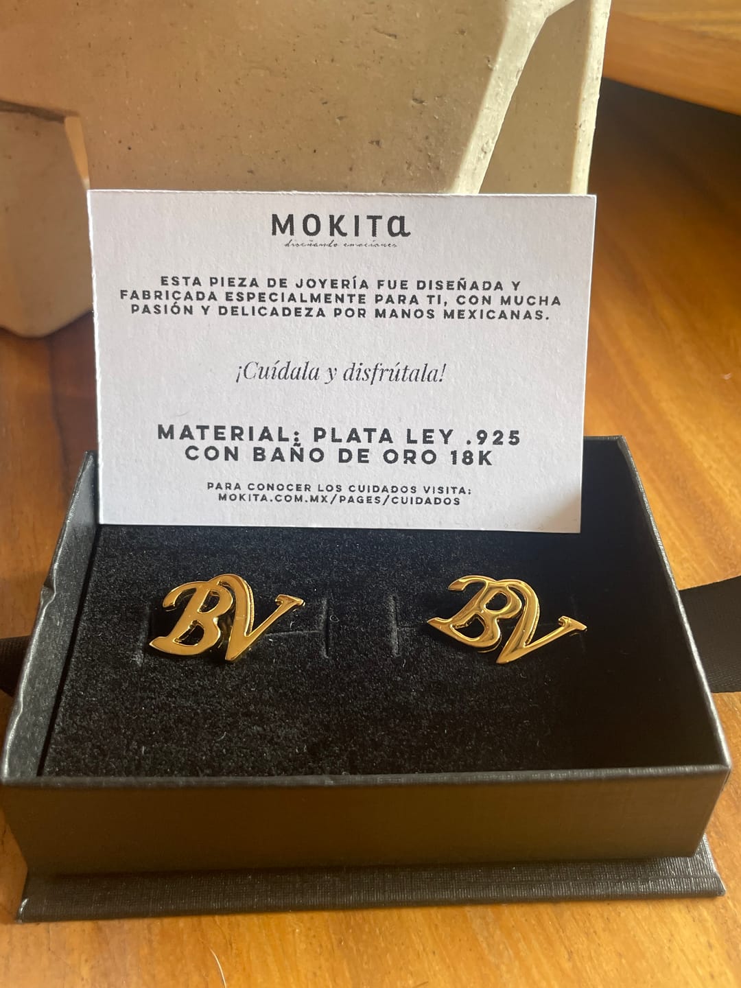 Customer photo review of Mancuernillas Personalizadas con Iniciales
