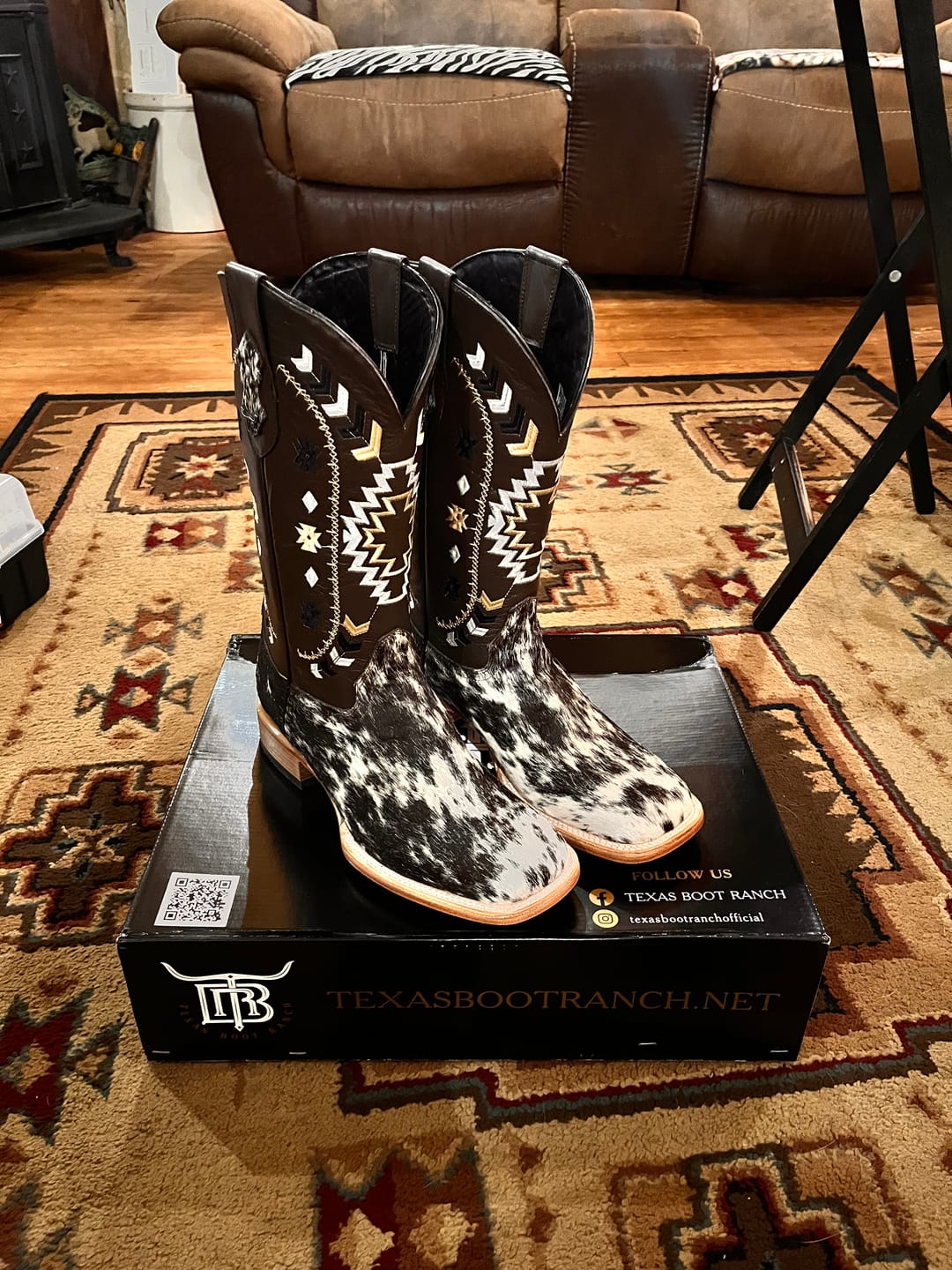 Customer photo review of Brown Genuine Cowhide Boots - Square Toe