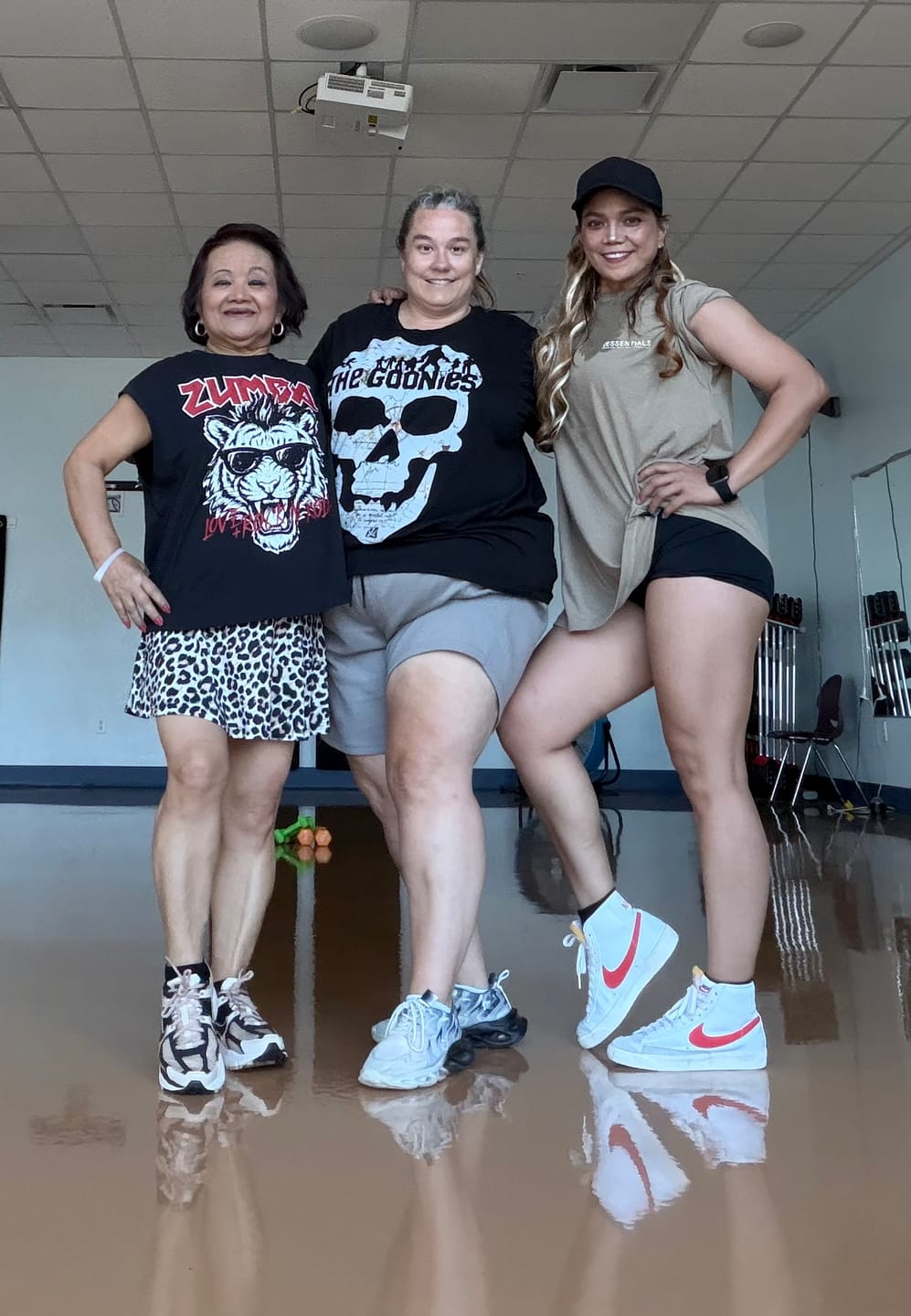 Customer photo review of Rock 'n' Roll Extended Shoulder Loose Tank
